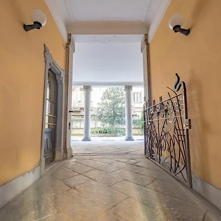 Apartment Barbara's House - Navigli - 2 Km From Duomo *